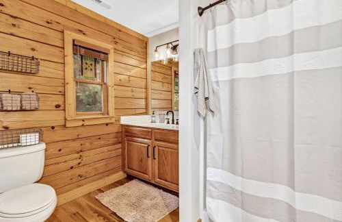 Cozy Mountain Cabin with Long-Range Views near Waterfall Park in Old Fort, NC - Foto 28