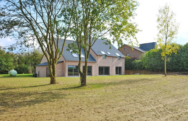 Holiday Home in Somme-leuze With Pool & Sauna - Foto 23