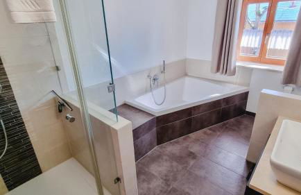 schönes Ferienhaus mit Sauna im Grünen - Foto 7