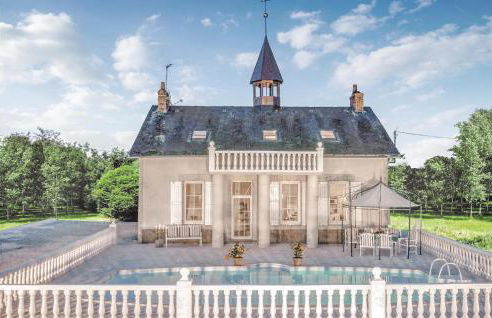 7 Bedroom Stunning Home In Ardentes - Foto 1