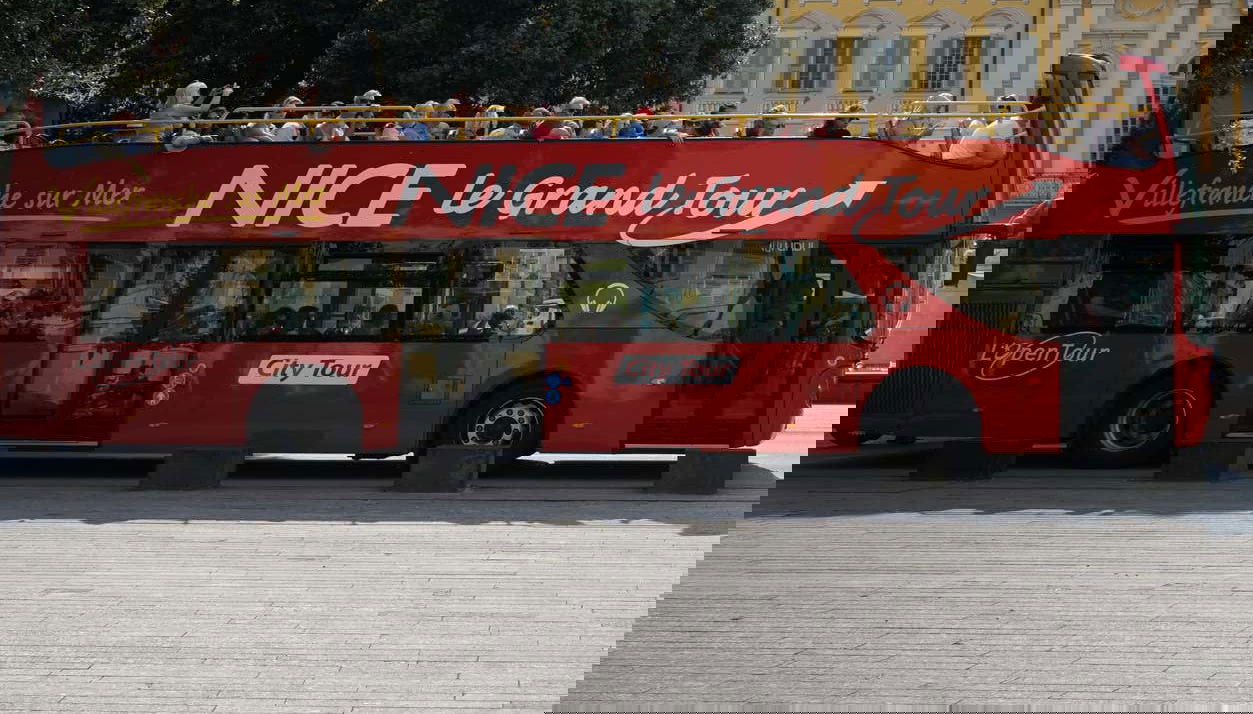 Bus touristique de Nice - Photo 1
