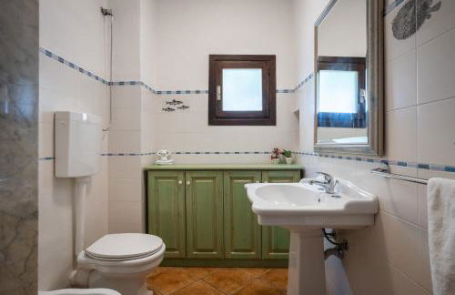 Villa a 300 Mt. dal Mare (Magaggiari) con campo da tennis - Foto 9