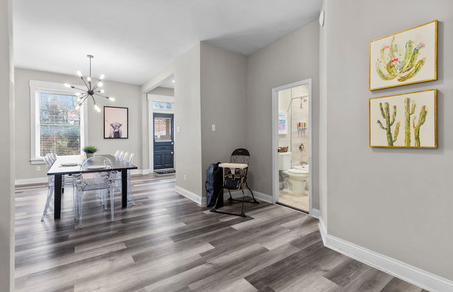 Designer Home in Shaw Right Side - JZ Vacation Rentals - Photo 28