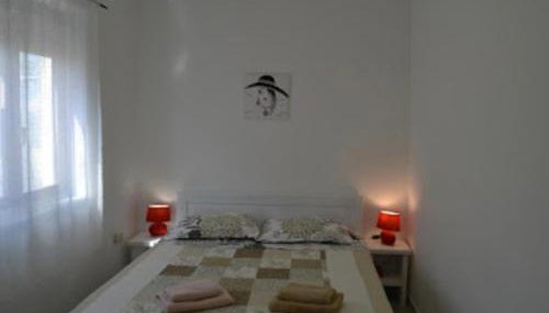 Apartment Lora - Photo 2