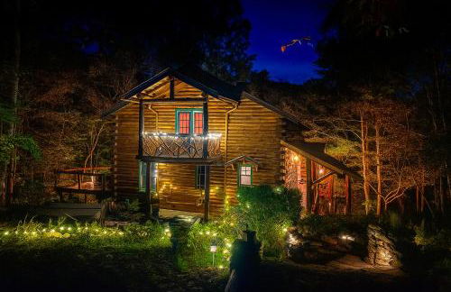 Crabapple-Secluded cabin with pond creek access, hot tube, fire pit in Blue Ridge - Photo 2