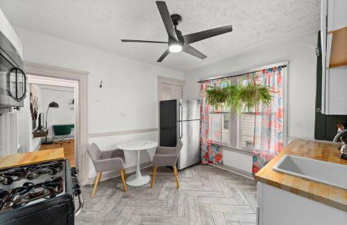 Pet Friendly 2BR in Little Italy # 3 - Foto 8