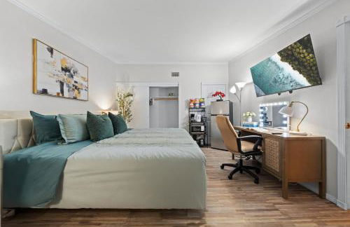 Entire Private Studio with King Bed, Bathroom, 1 Parking, Available Now - Foto 2