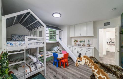 Spacious Disneyland 5 Bedroom 4 Bath House with Game Room - Foto 41