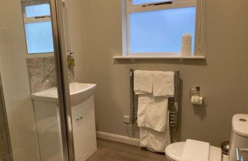 Pinewood Cottage Self Catering Apartments and studio apartments - Photo 16