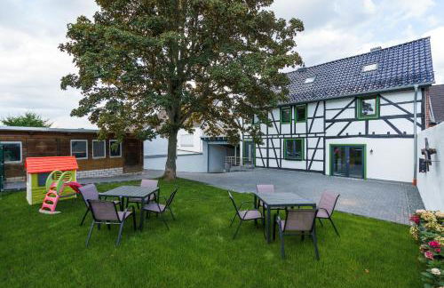 Ferienhaus Ahorn, wunderschöne, neue Wohnungen, ideal für Ausflüge ins Phantasialand, die Städte Köln, Brühl und Bonn oder die Eifel - Foto 35