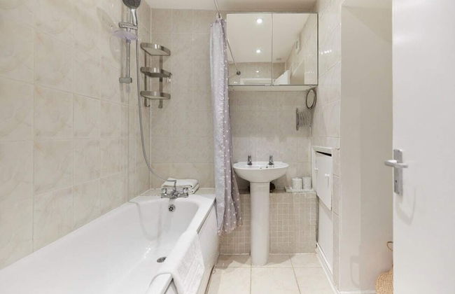 The Kennington Park Crib - Lovely 2bdr Flat With Garden - Photo 26