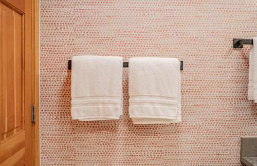 Upscale Couple's Getaway Hot Tubs - Foto 26