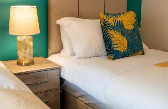 Whitburn house - Photo 15