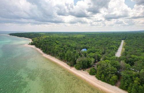 Enchanted Lake Huron Cottage with Beach Access! - Foto 1