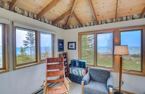 Serene Lakefront Baileys Harbor Home with Deck! - Foto 14