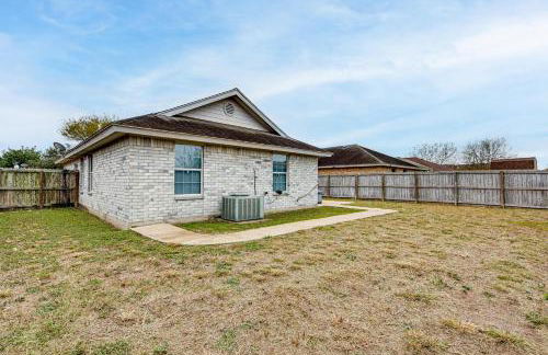 Patio and Hot Tub Home 6 Mi to Downtown Brownsville - Foto 25