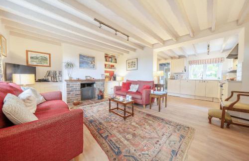 Grasshopper Cottage - Photo 1
