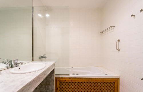 Antigua Panadería de Valdelarco, chimenea con horno 2 Hab 4 pers mas 2 max - Foto 19