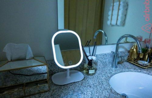 Luxurious 2 Bedroom Downtown City Views! - Foto 16