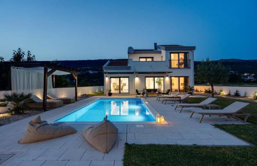 Villa Anja is a 4 bedroom villa with a 32 sqm heated pool near Imotski - Foto 1