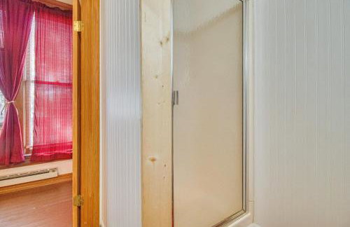 Creekfront Yellville Manor with Parlors and Fire Pit! - Foto 29