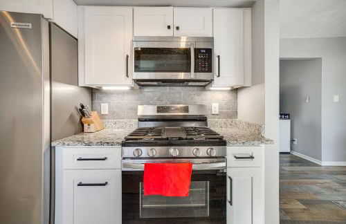 Peaceful Retreat with Yard 2 Mi to Pewaukee Lake! - Foto 10