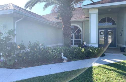 Relax with nature in our Waterfront 4 bedroom -HEATED POOL HOME-KING BED - Foto 12