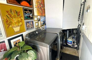 The Twin Palms Art House - vibrant, design-centric oasis, 2 mi to dowtown PS ID 3629 - Foto 17