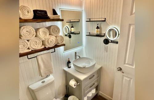 The Sugar Suite - Renovated with a View! Ski IN-OUT! Heated POOL, Hot tub, sauna, gym, AC, EV, adjustable bed - Foto 25