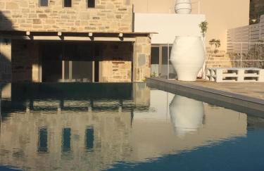 LAINI LUXURY SUITES - Photo 1