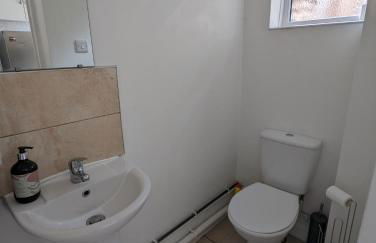 Peaceful Glastonbury Bungalow - Ideally Located - Photo 6