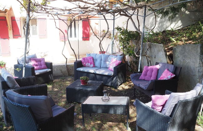 Bedoin Garden Home With Views - Photo 17