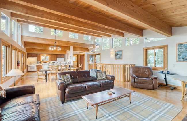 Lake + Beach Access, Pool, Tennis Walk to Chambers Tahoe Timber by Avantstay - Foto 9