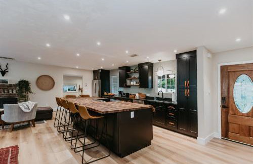 Spacious Cozy and Renovated Mountain Retreat - Foto 6