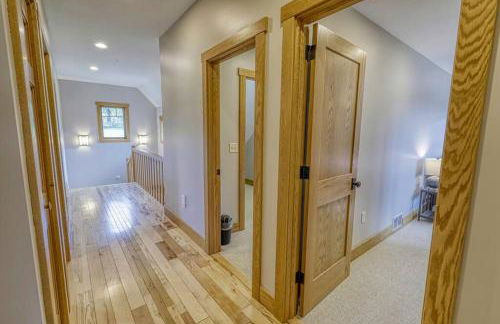 Huge Home w Studio Apt-Mountain Views-Hot Tub-Sauna - Foto 13