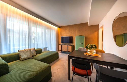 goldfinger + suites - Photo 28