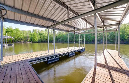Beautiful Kentucky Lake Getaway with Dock and Deck! - Foto 26