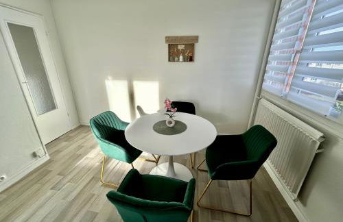 Cocon Cosy Verdoyant - Free Private Parking, Breakfast, Wifi, Netflix - Photo 4