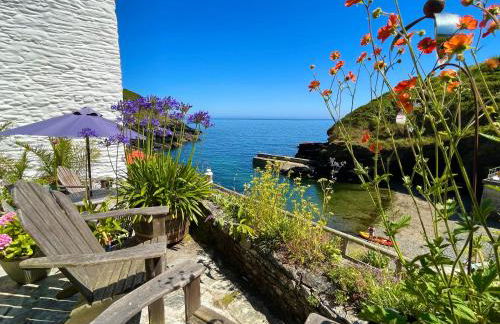 Unique Retreat - 2 bedroom cliff top cottage with large terrace - Photo 25