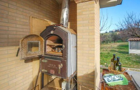 Amazing Home In Morrovalle With Wifi - Foto 18