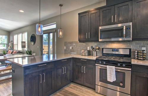 Bend Home with Patio and Fire Pits Less Than 3 Mi to Dtwn - Foto 9