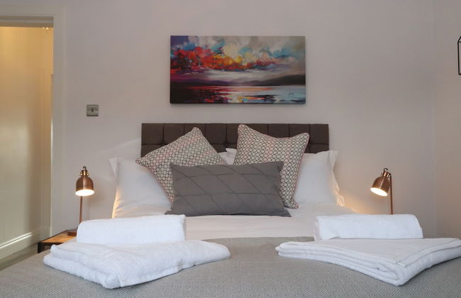 Dollar Apartments at 39 - Photo 3