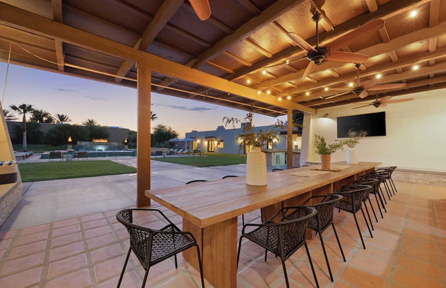 Sleeps 20! Architectural Mansion w/ Pool, Indoor Tennis Court, Game Room Starlight Estate by Avantstay - Foto 6