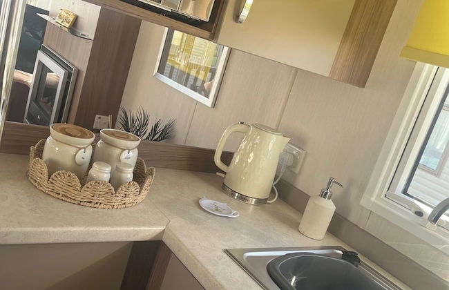 2-bed Cabin, Sleeps 4 in Cayton Bay - Foto 8