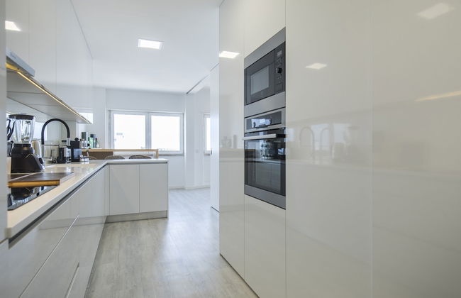 Luxurious Seaview Apartment in Estoril - Photo 19