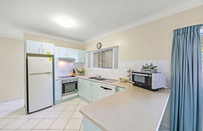 Koala Court Holiday Apartments - Photo 23