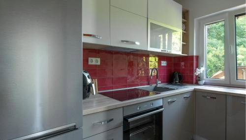 Nice Home In Draganic With House A Panoramic View - Foto 4