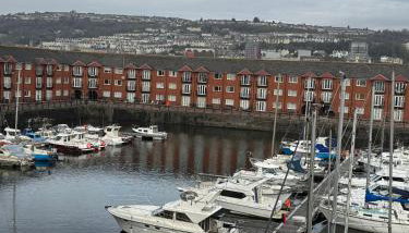 Havilah House- Stunning 2-Bed Apartment by the Beach and Swansea Marina - Foto 3