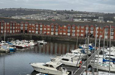 Havilah House- Stunning 2-Bed Apartment by the Beach and Swansea Marina - Foto 3