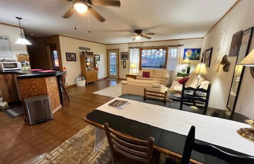 7 Mi to Downtown Morganton: Cabin w/ Fire Pit! - Photo 5